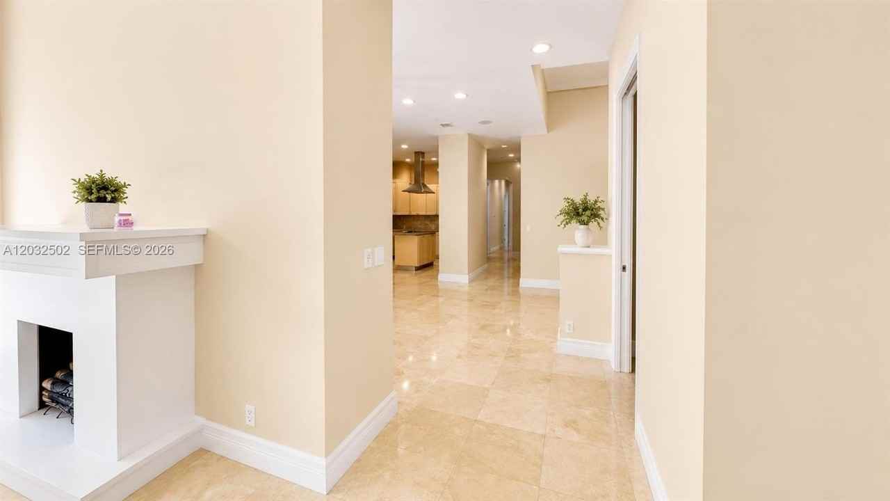 5751 Sw 59th Pl #5751 - Photo 5 of 29