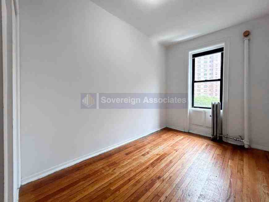 3139 Broadway - Photo 2 of 10