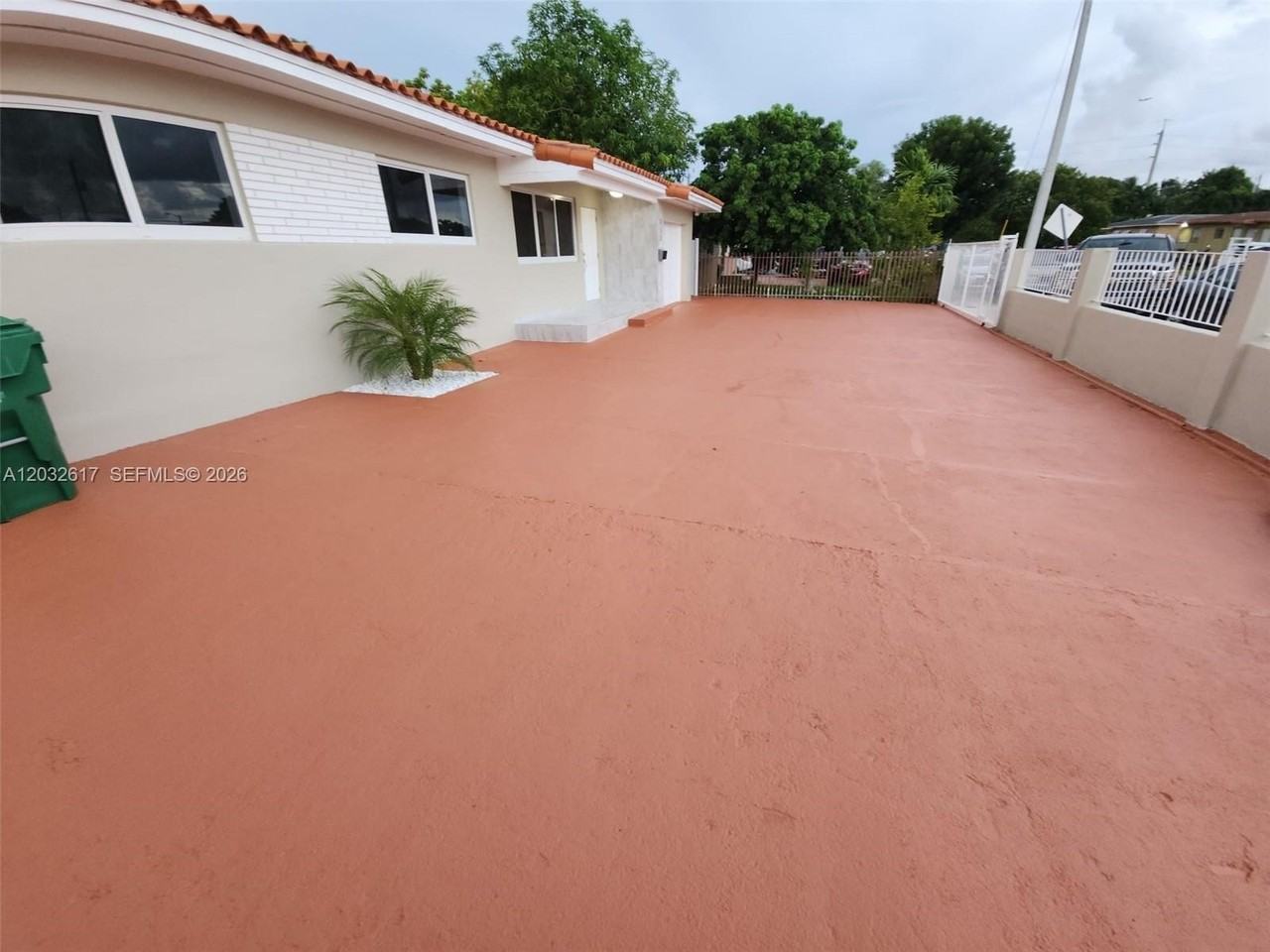 950 Nw 36th Ave #0 - Photo 2 of 12