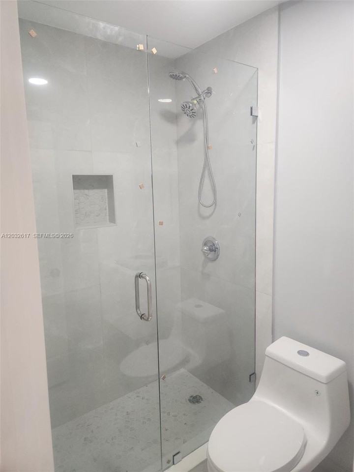 950 Nw 36th Ave #0 - Photo 3 of 12