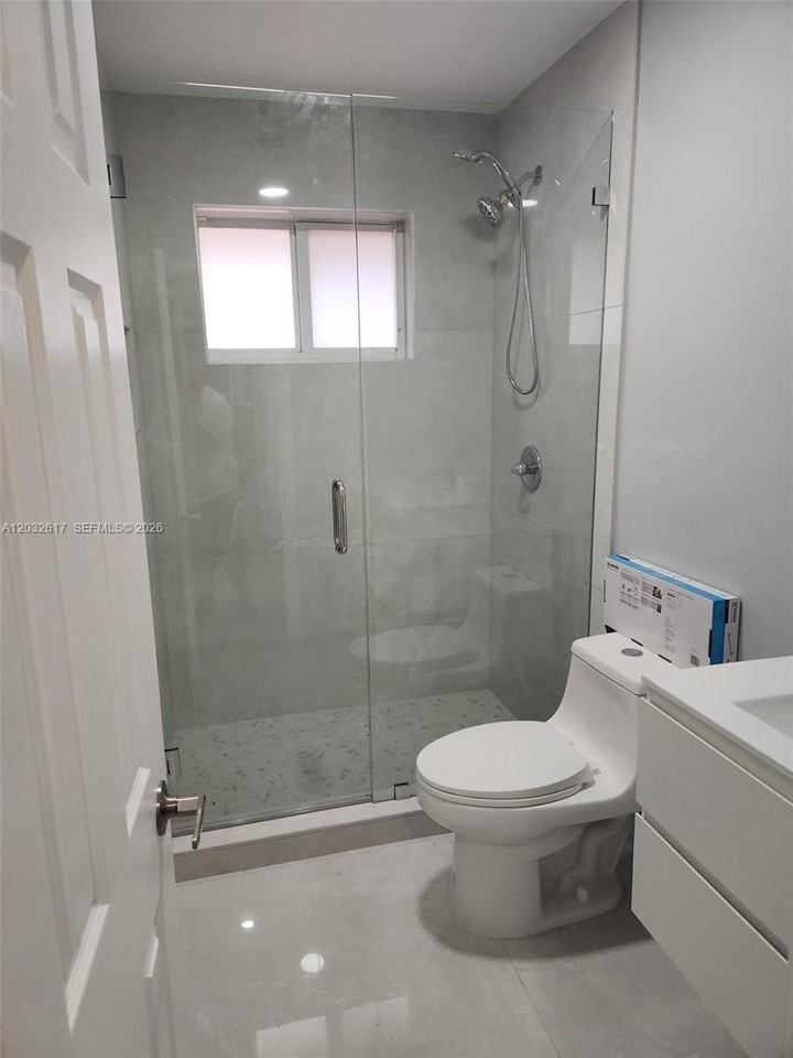 950 Nw 36th Ave #0 - Photo 7 of 12