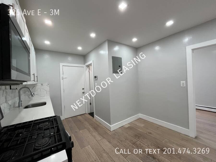 325 Avenue E #3M - Photo 5 of 11