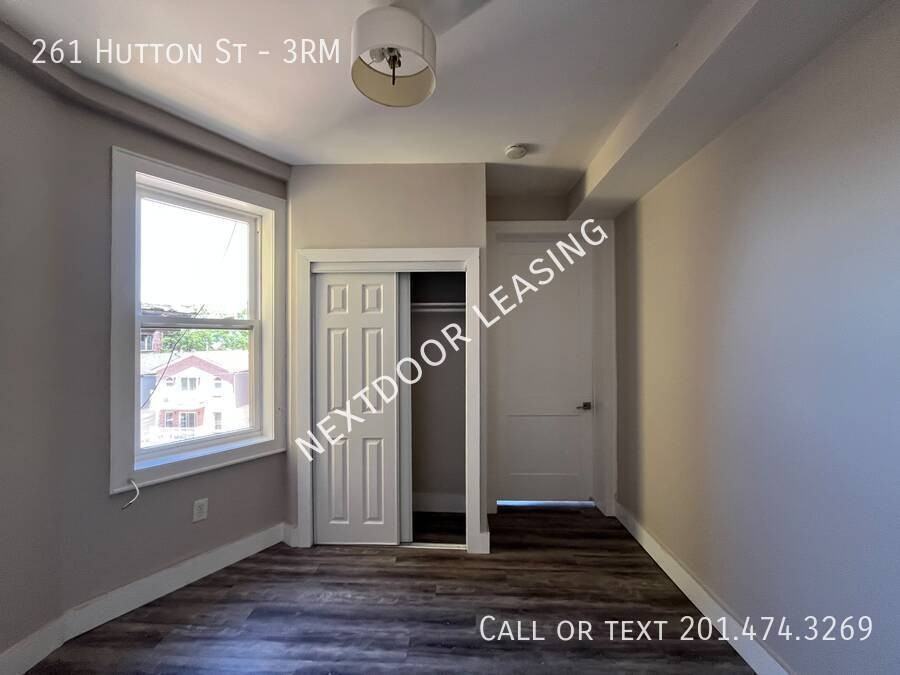 261 Hutton St #3RM - Photo 7 of 12