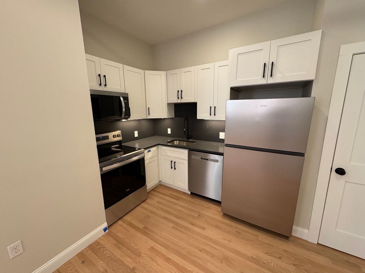 38 Washington St #204 - Photo 5 of 14