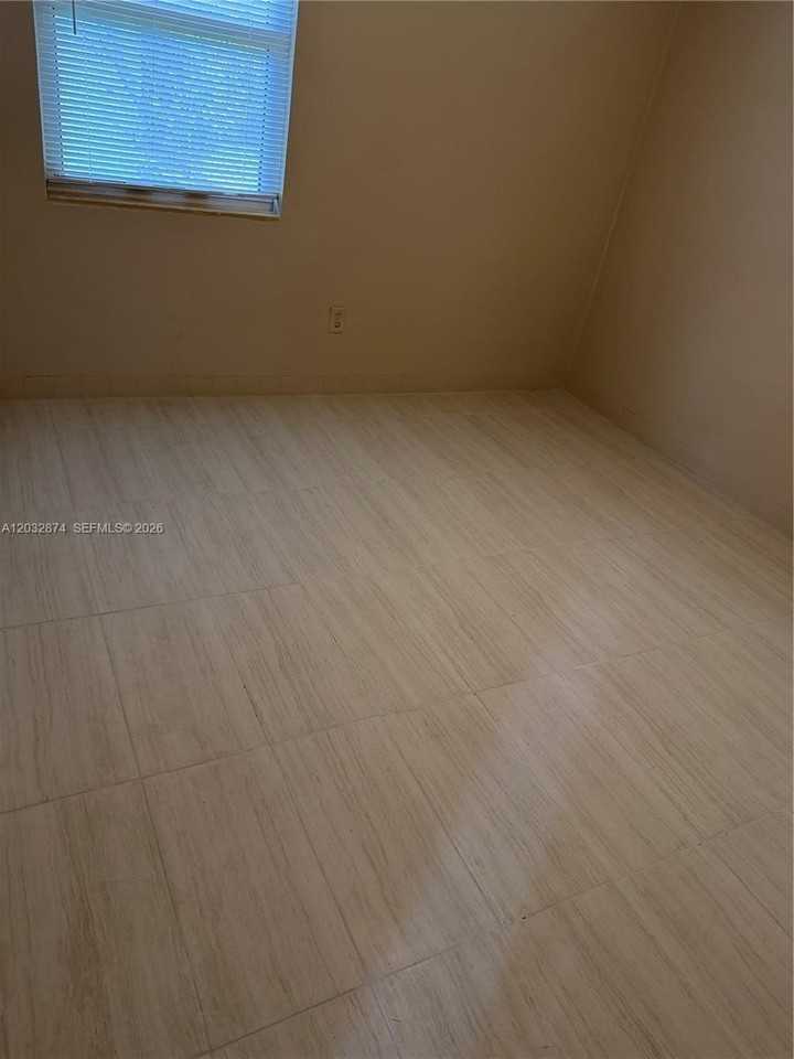 307 Nw 12th Ave #2 - Photo 7 of 7
