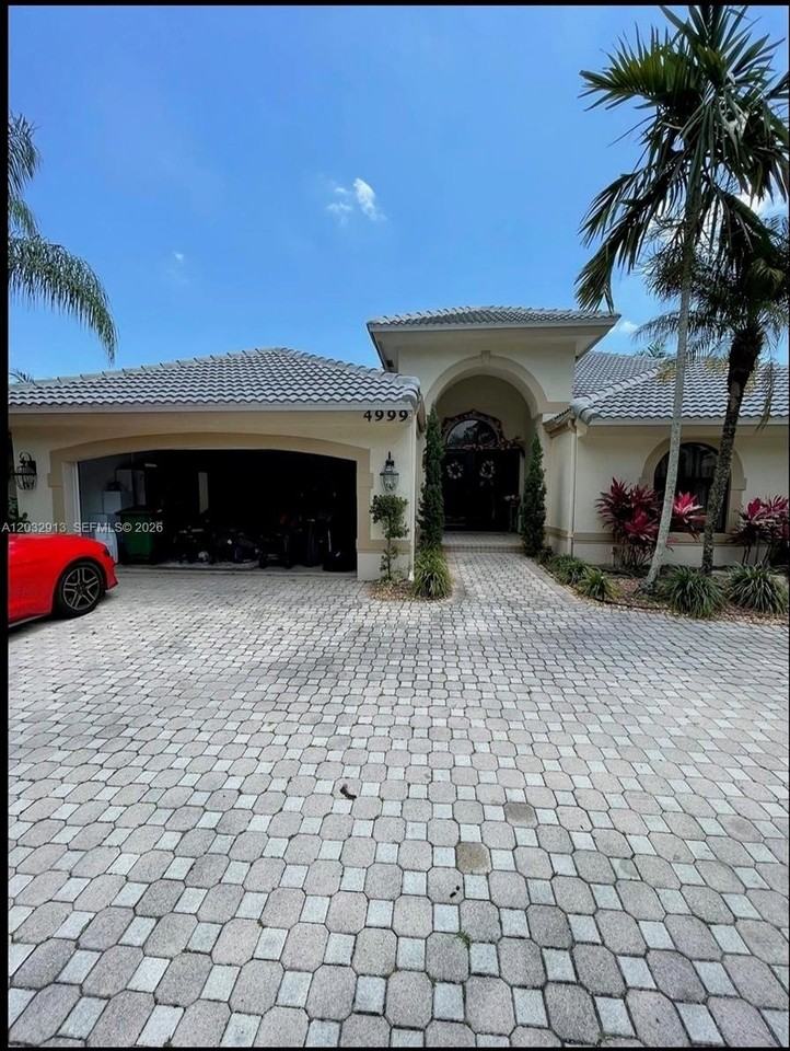 4999 Chardonnay Dr - Photo 2 of 31