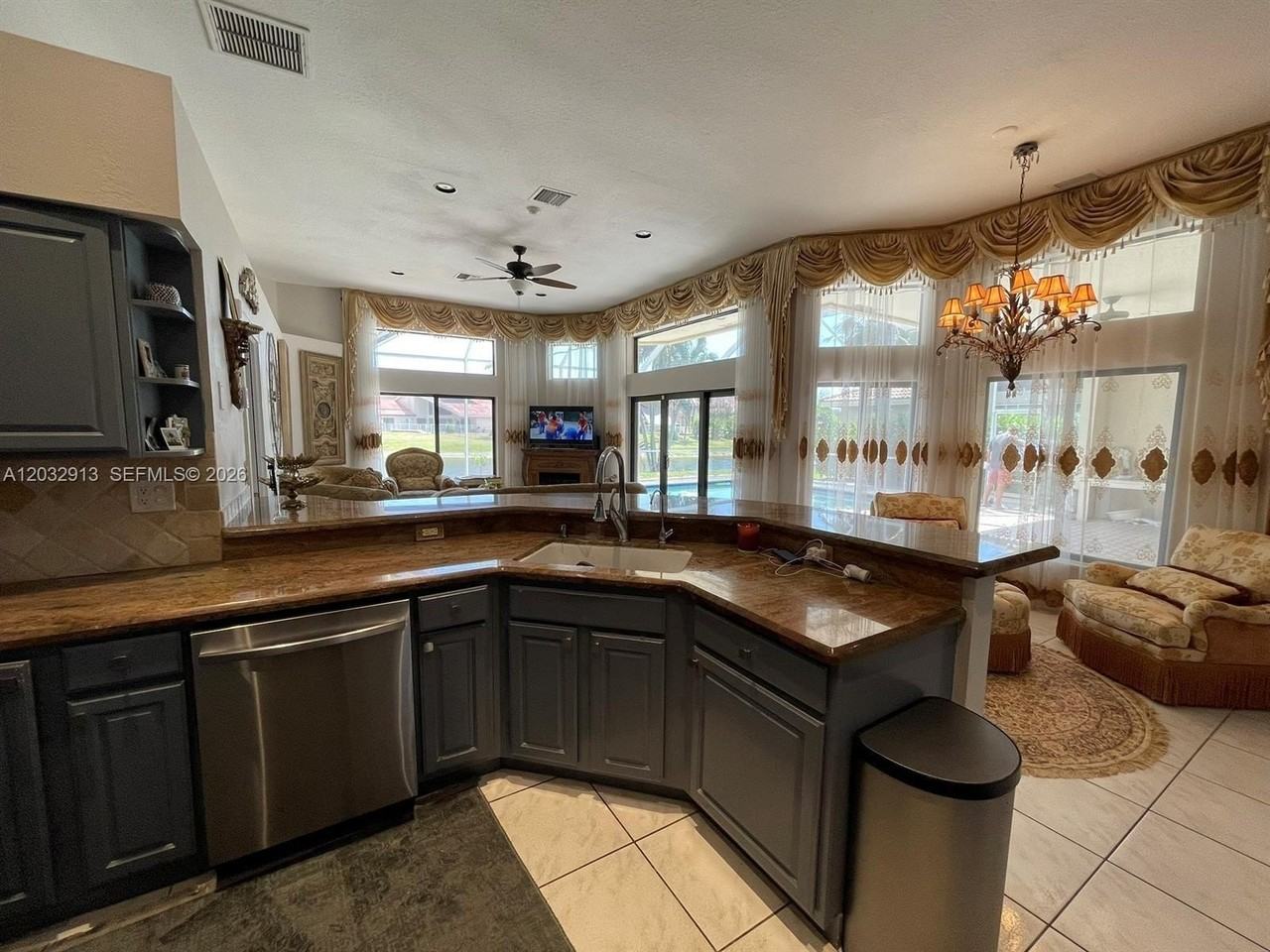 4999 Chardonnay Dr - Photo 5 of 31