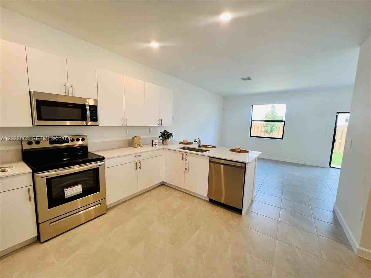 11925 Sw 247th Ter #11925 - Photo 5 of 17