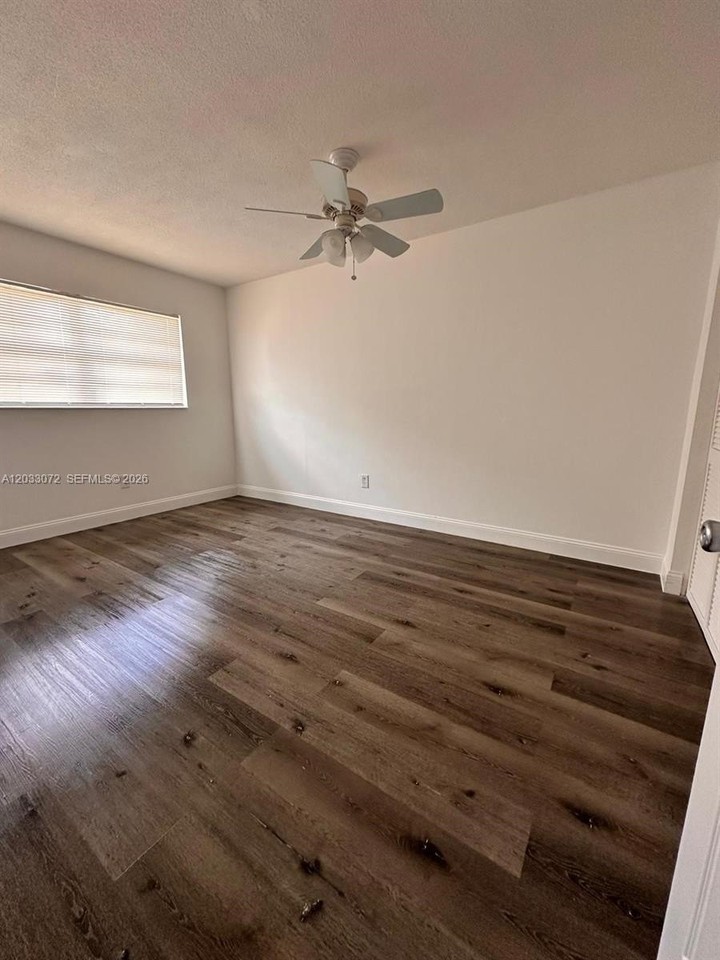 5540 Sw 38th Ct #0 - Photo 5 of 8