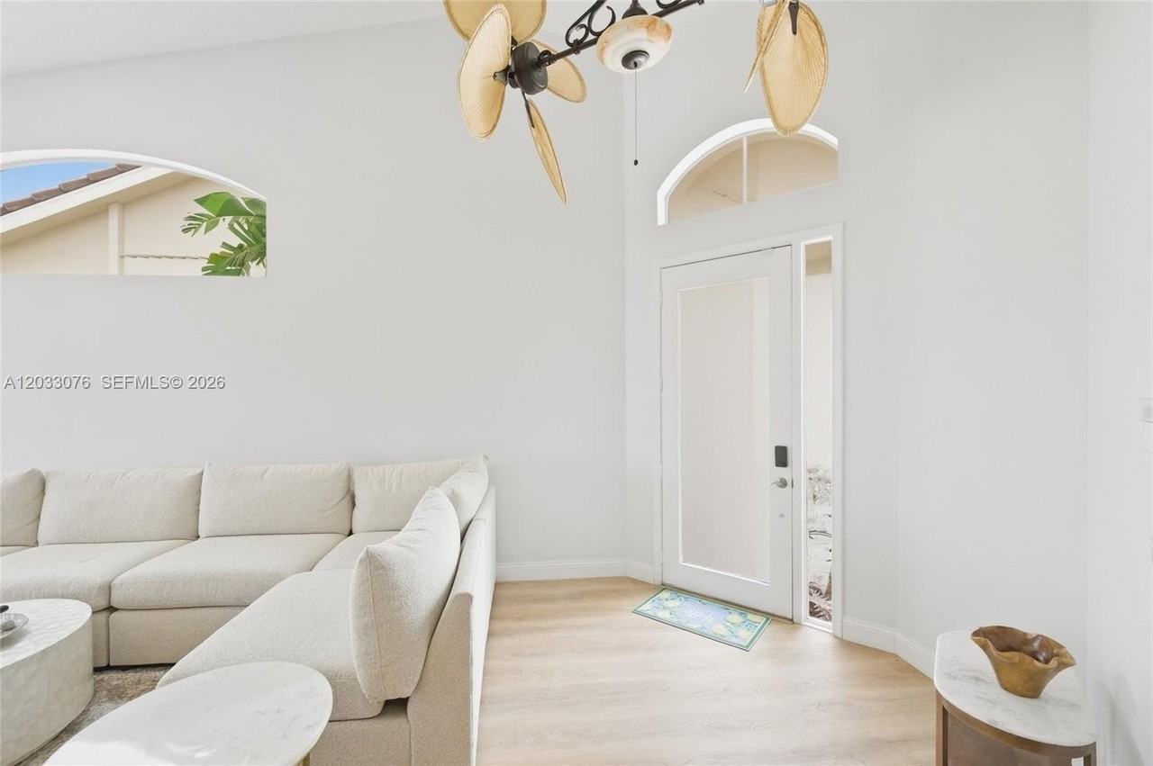 8141 Sandpiper Way - Photo 2 of 27