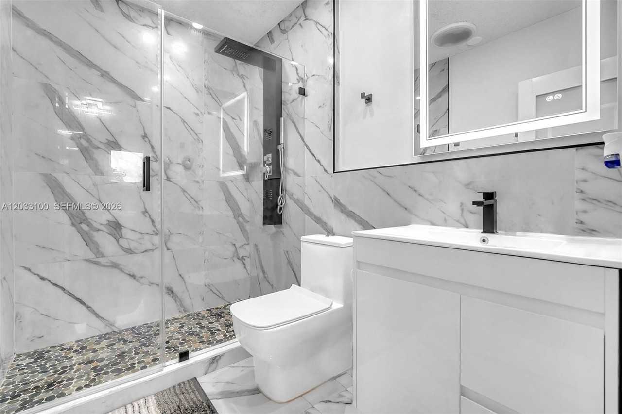 380 W 30th St #0 - Photo 5 of 41