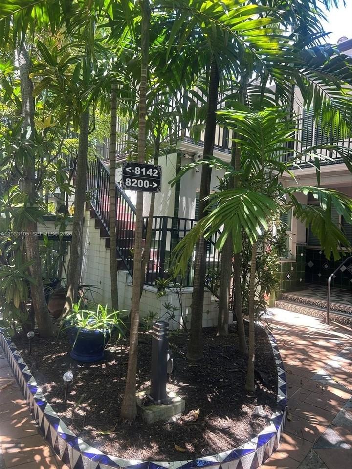 8200 Byron Ave #3