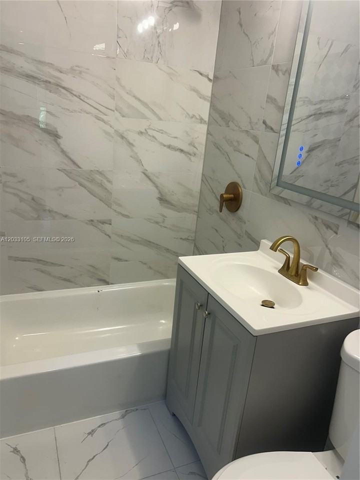 8200 Byron Ave #3 - Photo 7 of 11