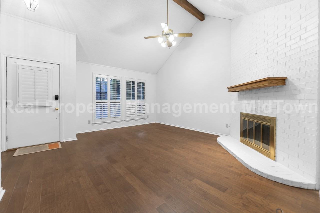 621 Windgate Ct - Photo 2 of 22