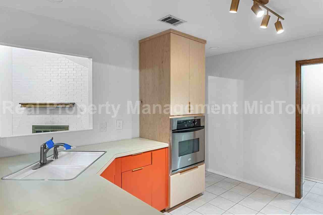621 Windgate Ct - Photo 6 of 22