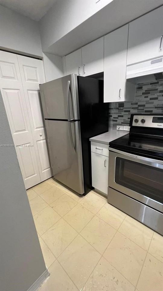 711 Sw 111th Way #301 - Photo 7 of 20