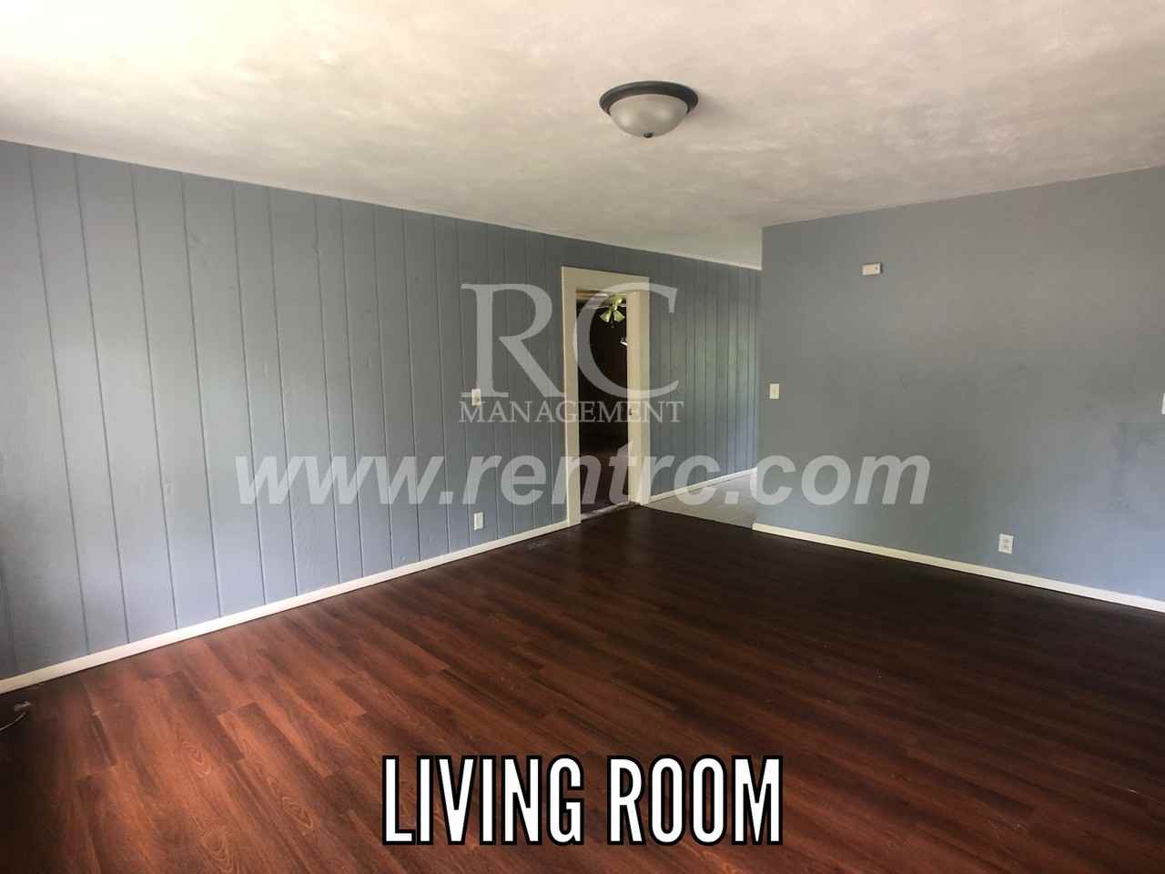 903 Southmoor Dr - Photo 6 of 17