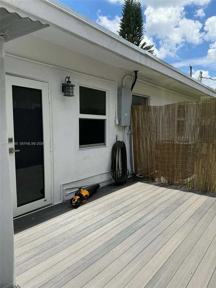 11100 Ne 12th Ave #0 - Photo 2 of 8