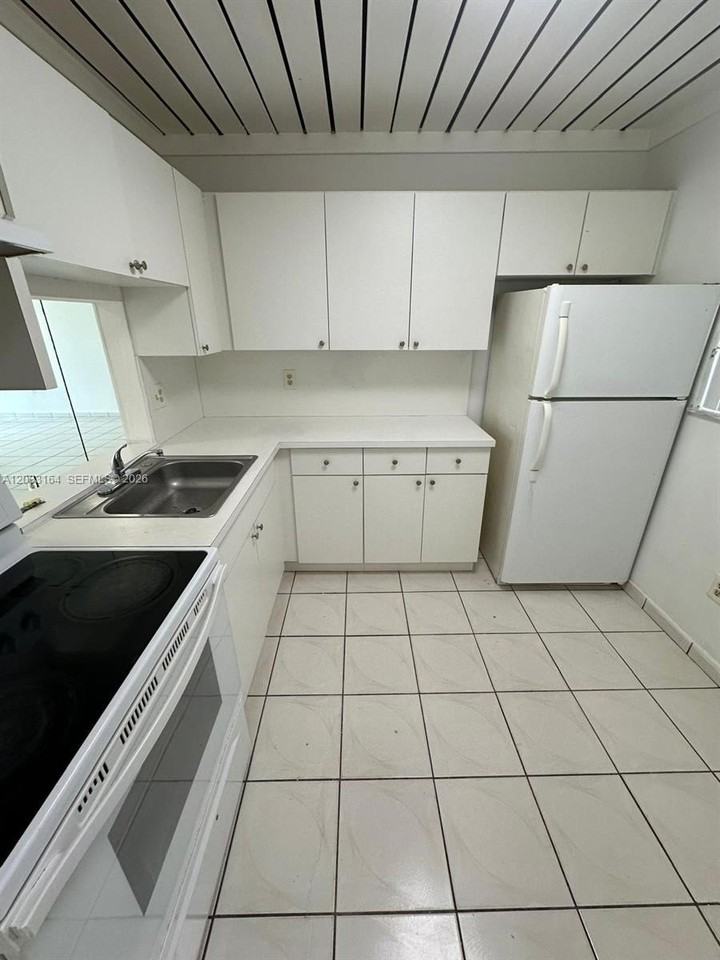 2800 Nw 56th Ave #G201 - Photo 6 of 10