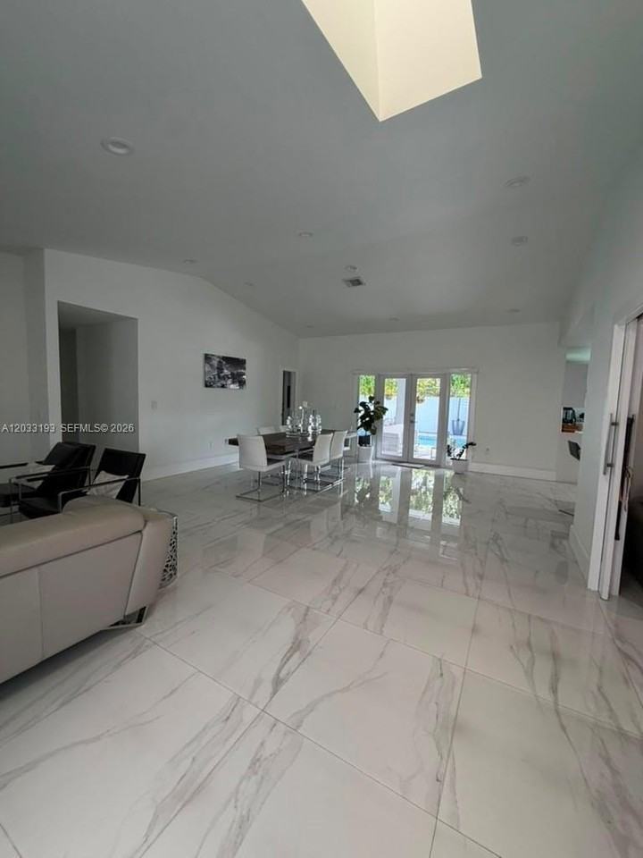 3121 Sw 140th Ave #0 - Photo 4 of 21