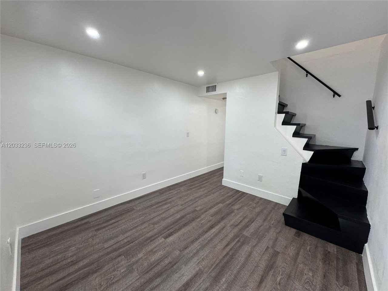3011 Sw 1st Ave #6 - Photo 5 of 29
