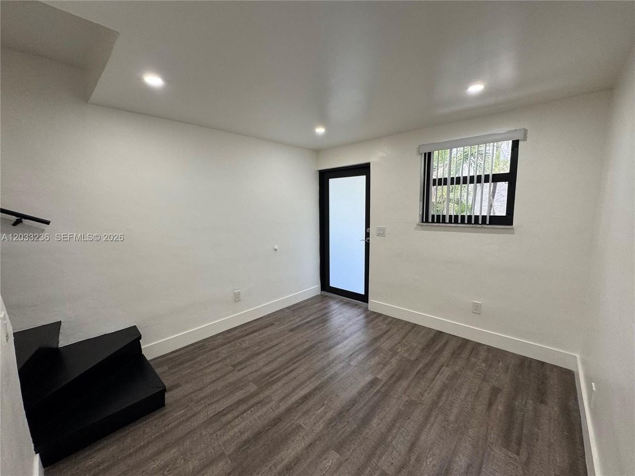3011 Sw 1st Ave #6 - Photo 6 of 29