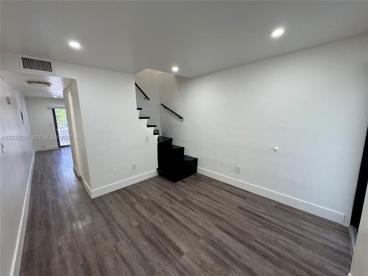 3011 Sw 1st Ave #6 - Photo 7 of 29