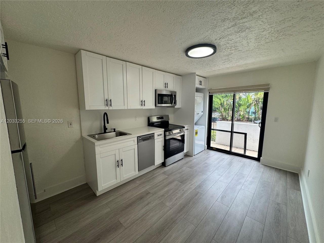 3011 Sw 1st Ave #9 - Photo 2 of 29