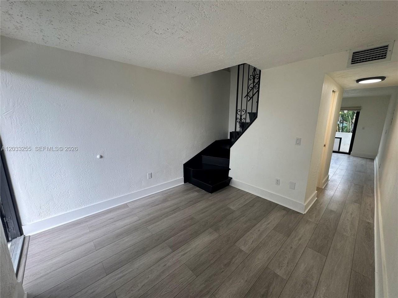 3011 Sw 1st Ave #9 - Photo 4 of 29