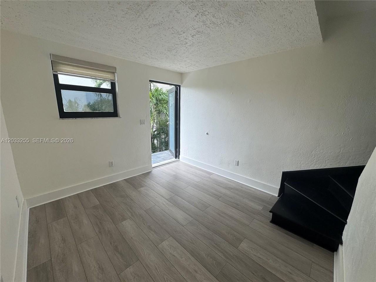 3011 Sw 1st Ave #9 - Photo 5 of 29