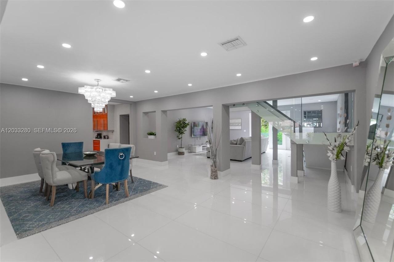 1209 Ne 96th St #1209 - Photo 4 of 35