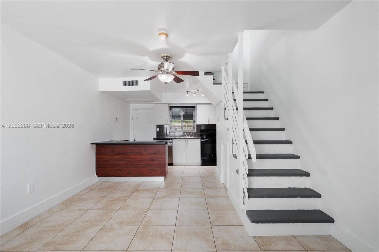 932 Sw 6th St #5 - Photo 4 of 29