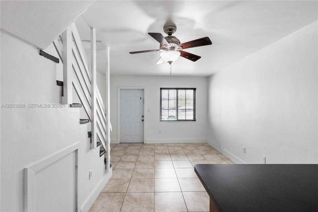 932 Sw 6th St #5 - Photo 5 of 29