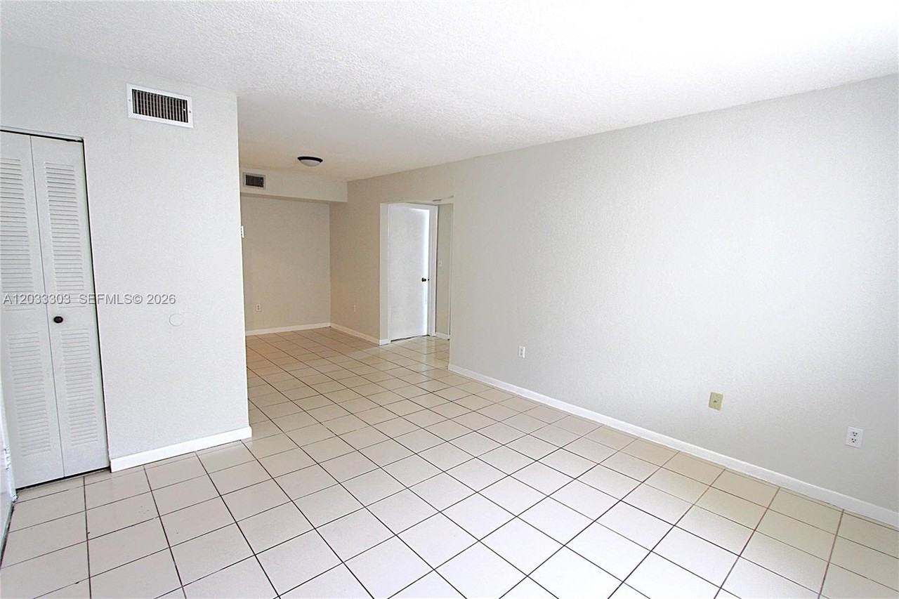 656 Nw 114th Ave #103 - Photo 4 of 22