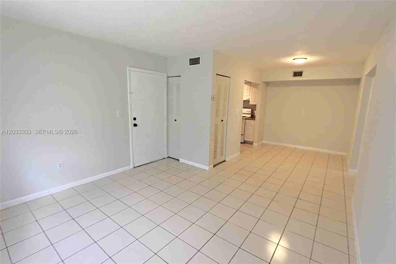 656 Nw 114th Ave #103 - Photo 5 of 22