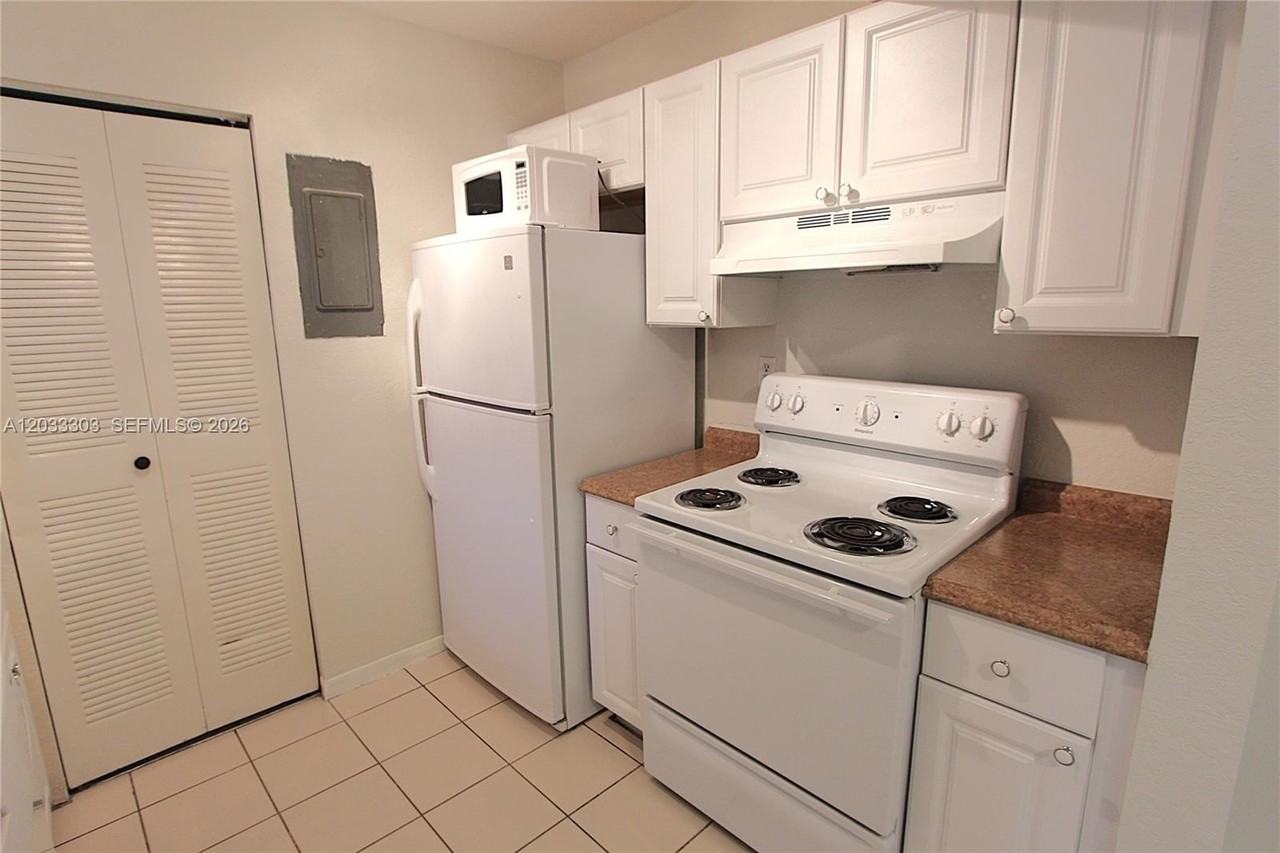 656 Nw 114th Ave #103 - Photo 6 of 22