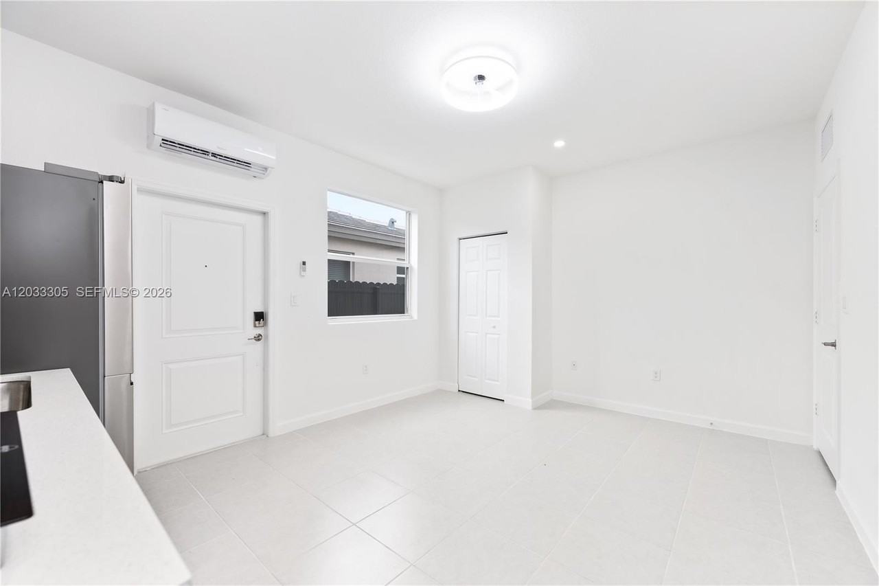18690 Sw 136th Ct #3 - Photo 5 of 10