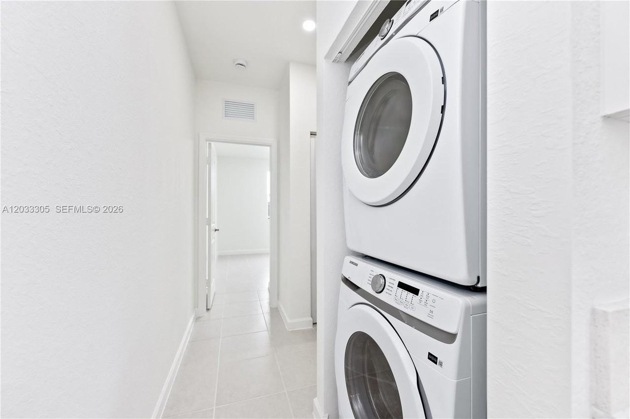 18690 Sw 136th Ct #3 - Photo 6 of 10