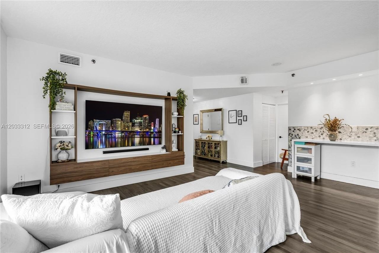 1834 Brickell Ave #33 - Photo 2 of 29
