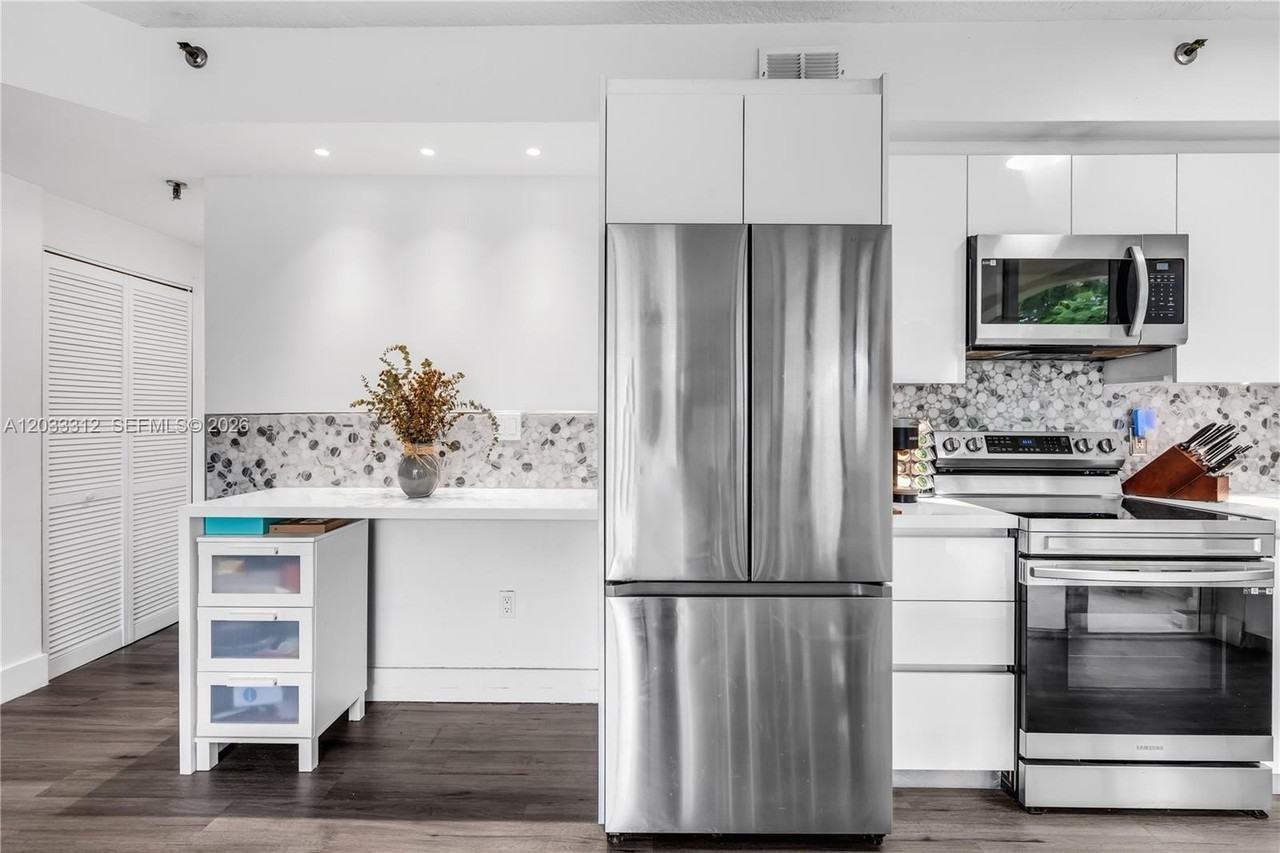 1834 Brickell Ave #33 - Photo 3 of 29