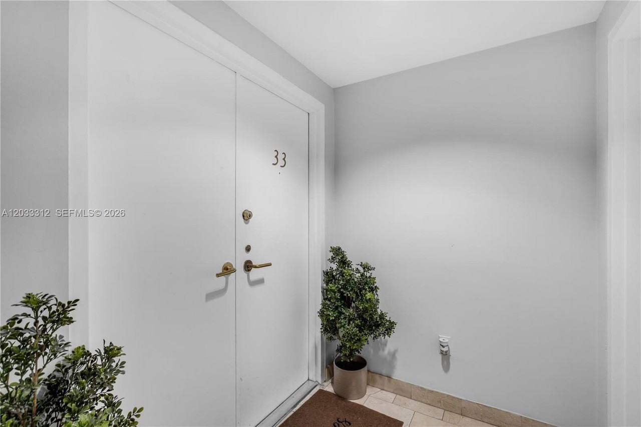 1834 Brickell Ave #33 - Photo 5 of 29