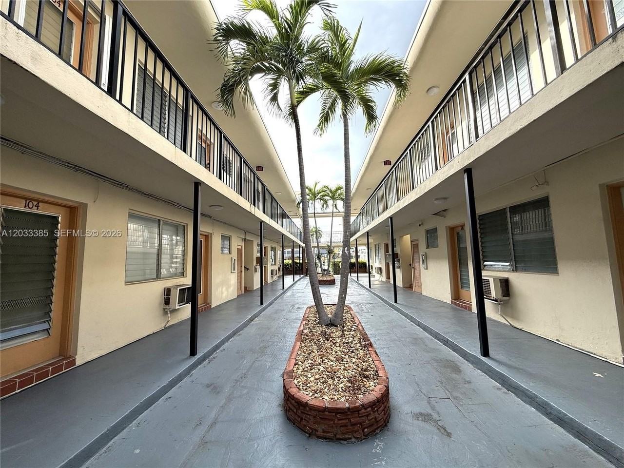 6885 Byron Ave #103