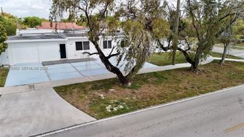 featured image of 10381 Sw 32nd St #10381