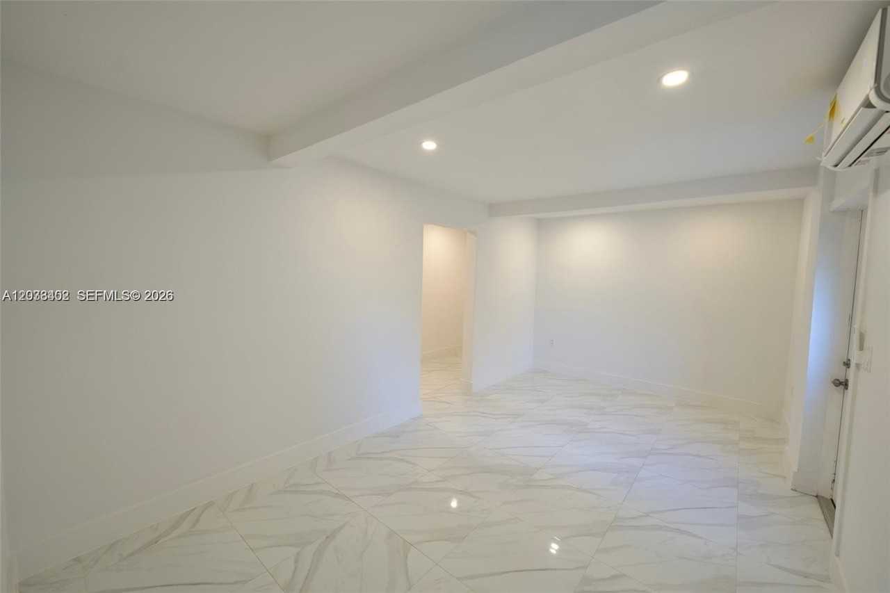 10381 Sw 32nd St #10381 - Photo 5 of 10