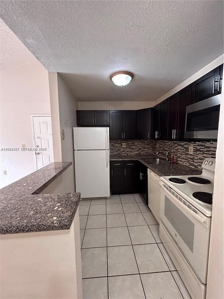15630 Sw 80th St #I305 - Photo 3 of 12