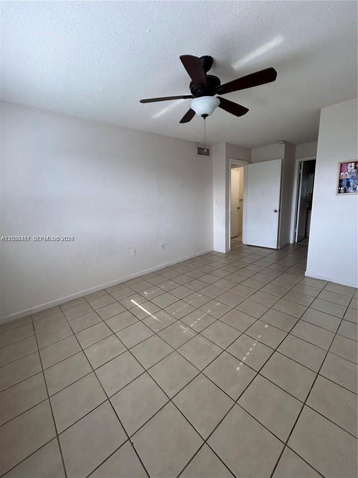 15630 Sw 80th St #I305 - Photo 4 of 12