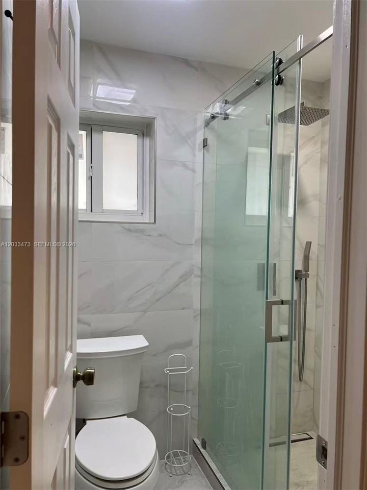 15935 Sw 81st Ter - Photo 2 of 13