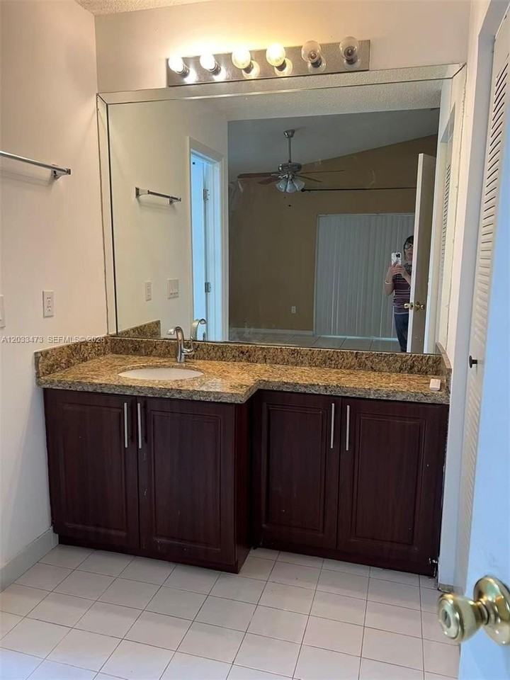 15935 Sw 81st Ter - Photo 6 of 13