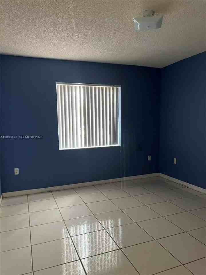 15935 Sw 81st Ter - Photo 7 of 13