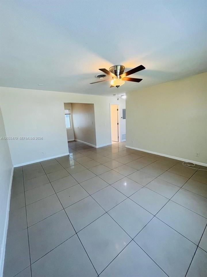 2500 Nw 9th Ln #1 - Photo 2 of 20
